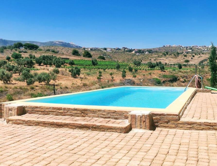 Apartmán Summer House With A Pool Near Sea, Port & Airport Rafína Exteriér fotografie